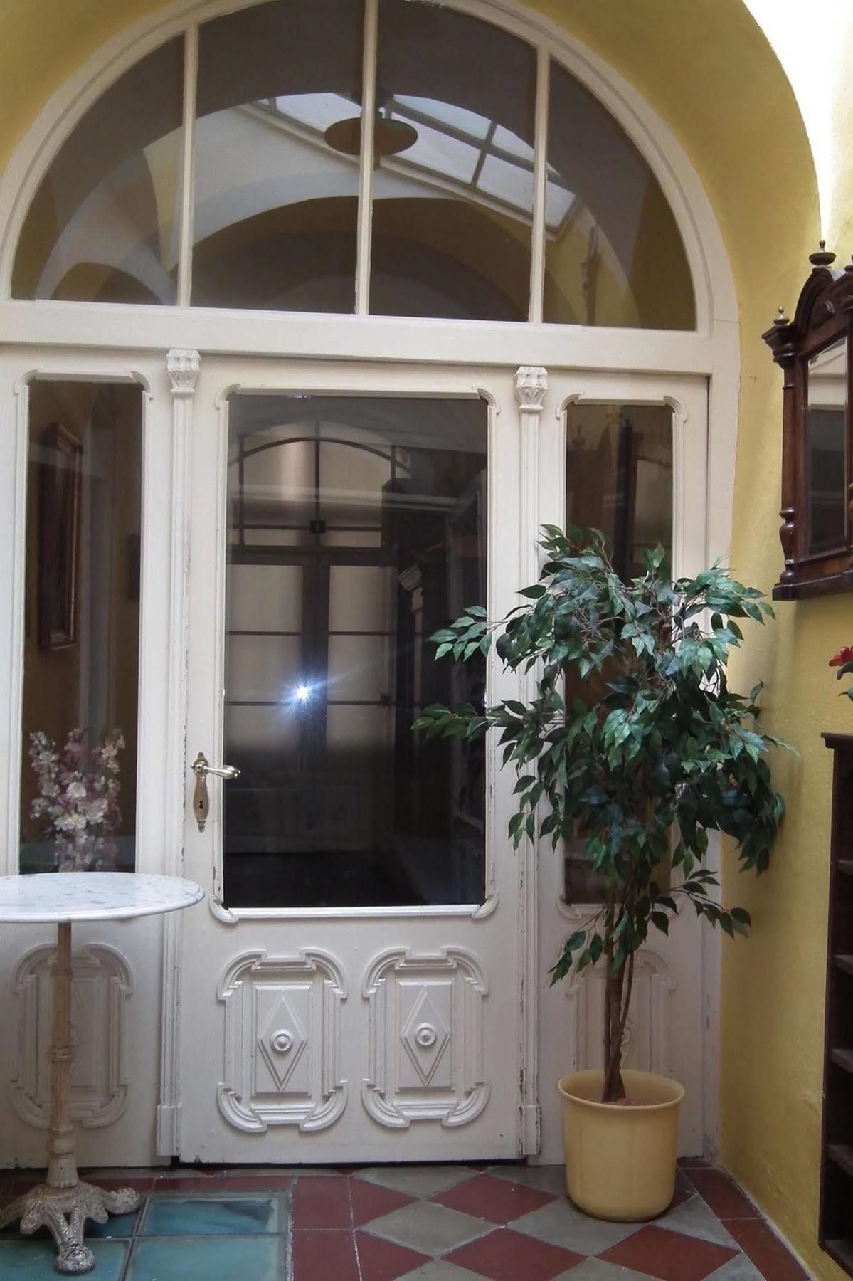 Centrum Tiffany Pension Domažlice Exterior foto